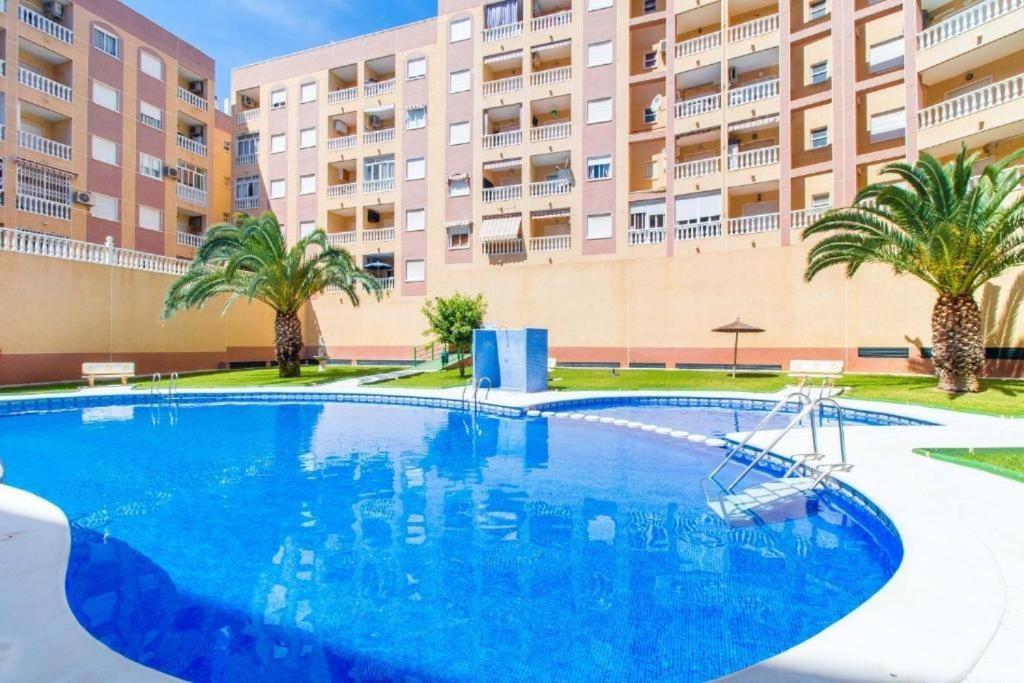 Apartamento Con Piscina, Parque Las Naciones, ตอร์เรเวียคา ภายนอก รูปภาพ